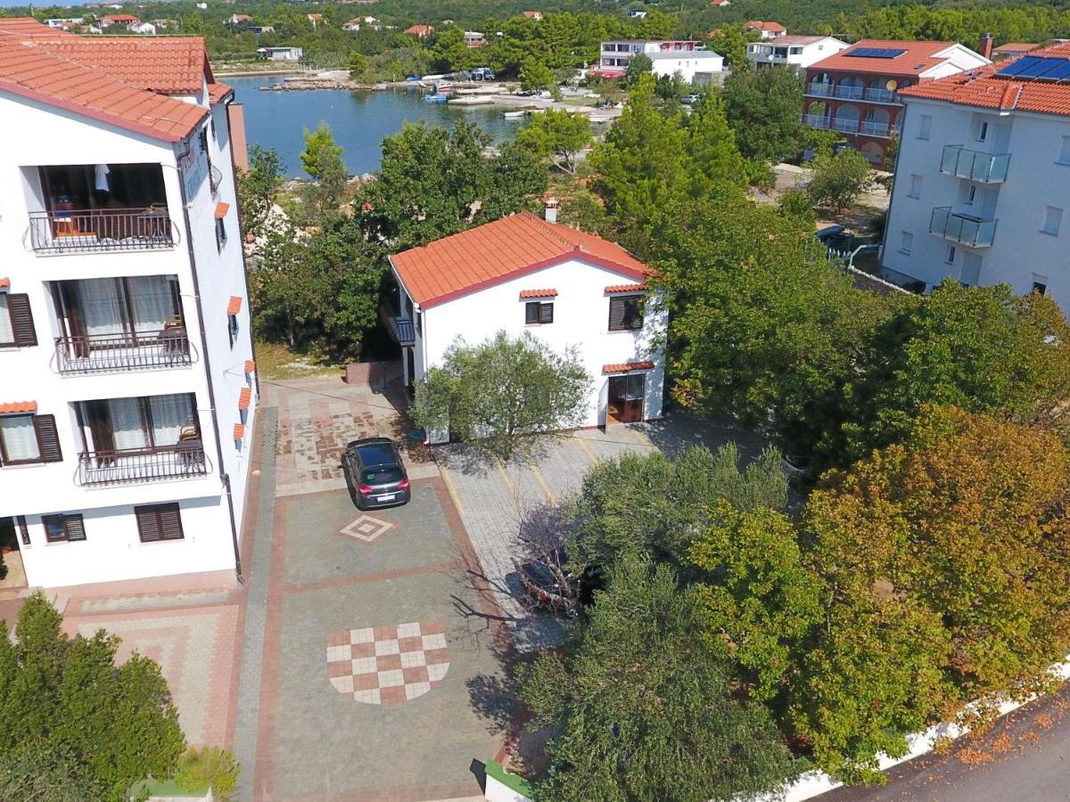 Pansion Croatia Bed & Breakfast Starigrad Paklenica Eksteriør bilde