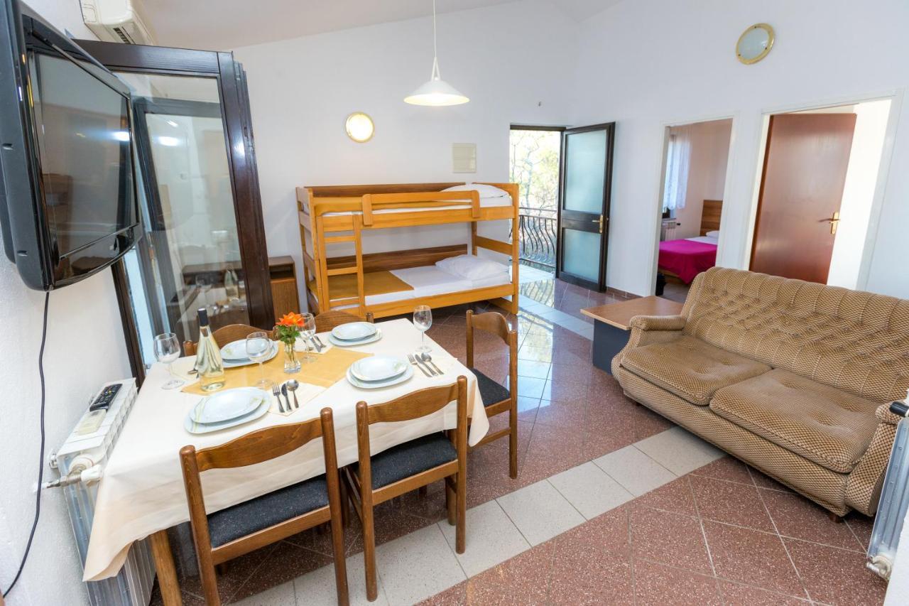 Pansion Croatia Bed & Breakfast Starigrad Paklenica Eksteriør bilde